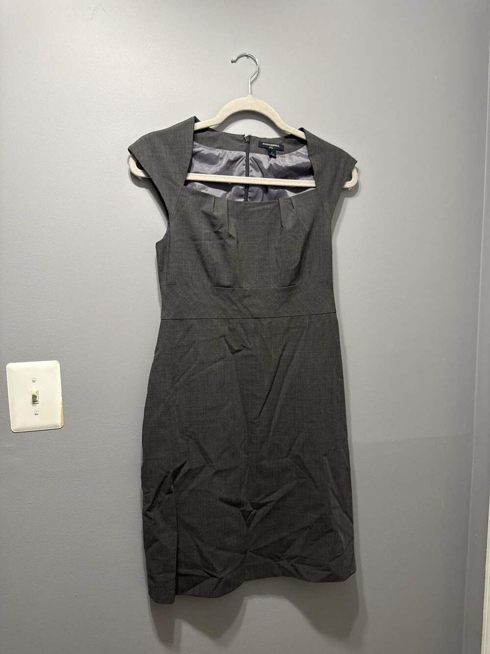 Banana Republic Grey Pleated Square Neck Sheath Dress Size 2P
